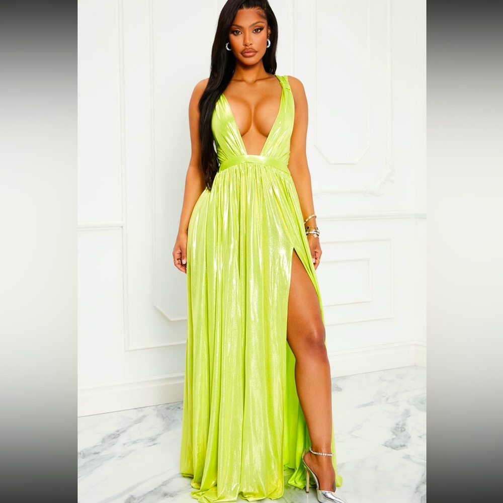 Metallic green dress 👗